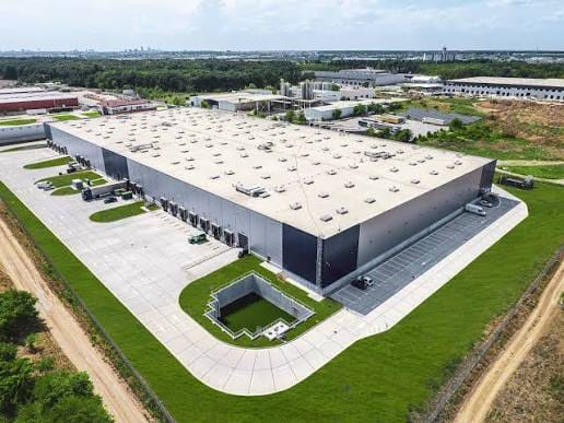 De ce contează etanșarea unei uși industriale 6