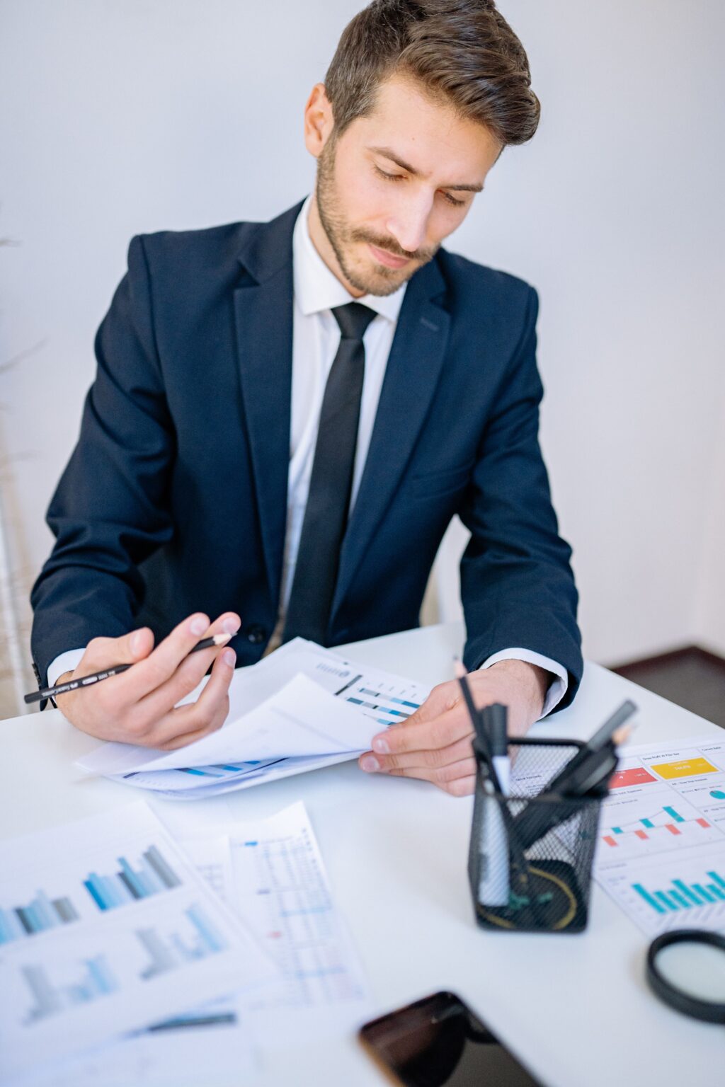 Contabilitate pentru ONG-uri și asociații: particularități și obligații pexels yankrukov 7698817